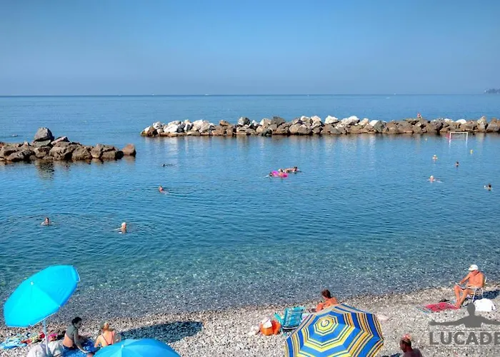 Dietro Il Lungomare Fra Le Due Baie, Fino A 8 Posti Letto *