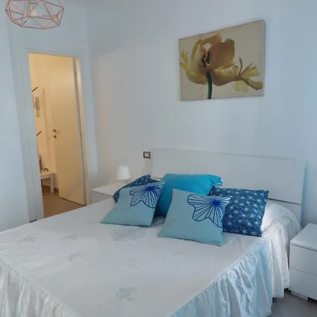 Dietro Il Lungomare Fra Le Due Baie, Fino A 8 Posti Letto Lejlighed