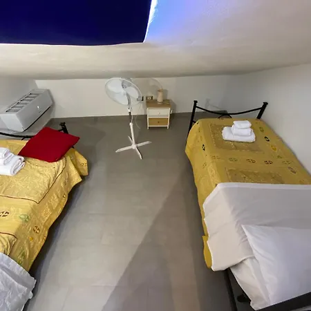 Dietro Il Lungomare Fra Le Due Baie, Fino A 8 Posti Letto