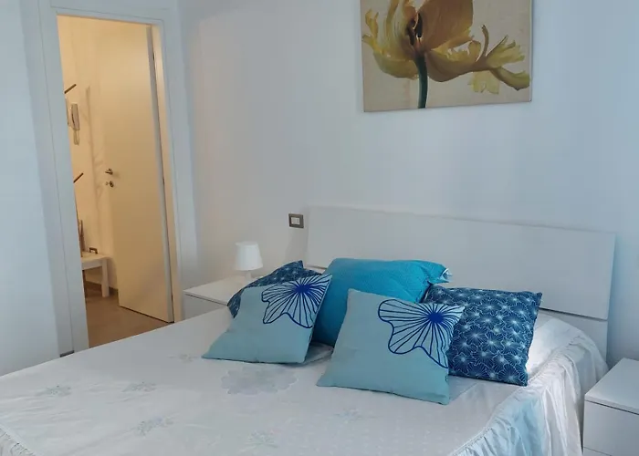 Dietro Il Lungomare Fra Le Due Baie, Fino A 8 Posti Letto Apartment